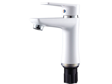 Oscar 001 White